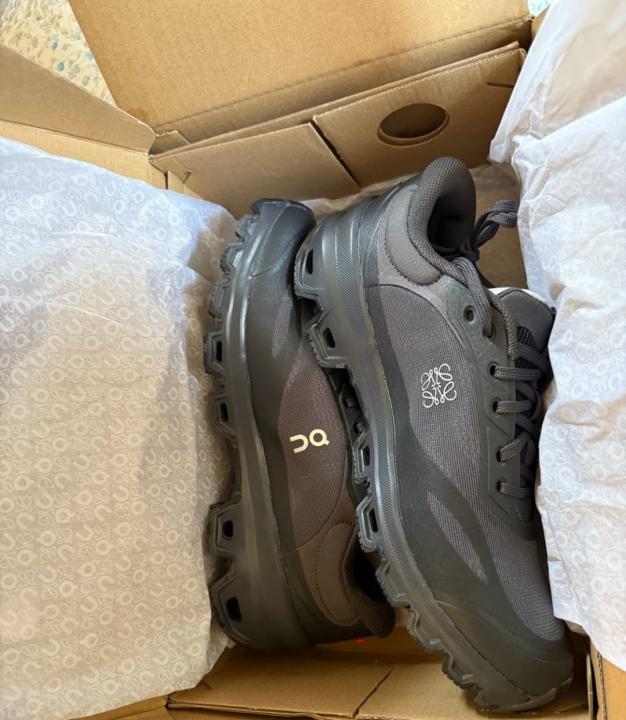 On Running Cloudventure 2 LOEWE Gunmetal Black 518