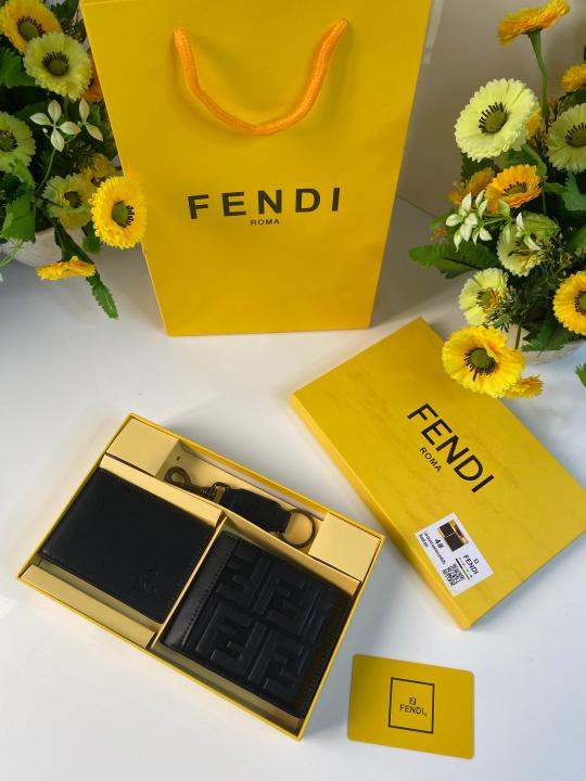 Fend_i premium wallet combo wid og box & accessories