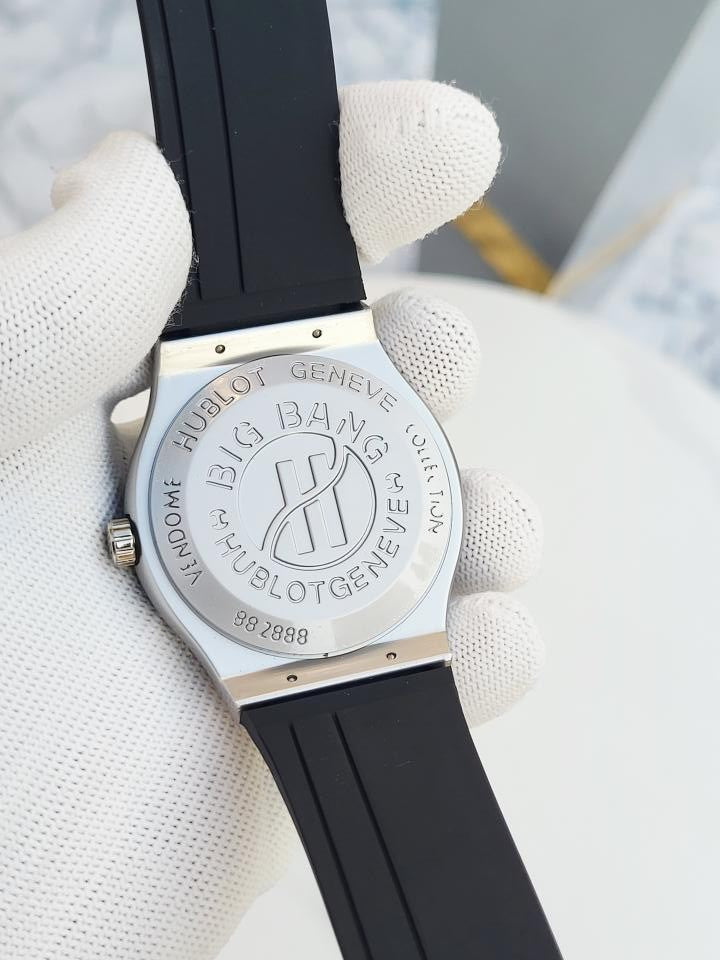Hublot Classic Fusion Silicon Belt Black SIlver 156