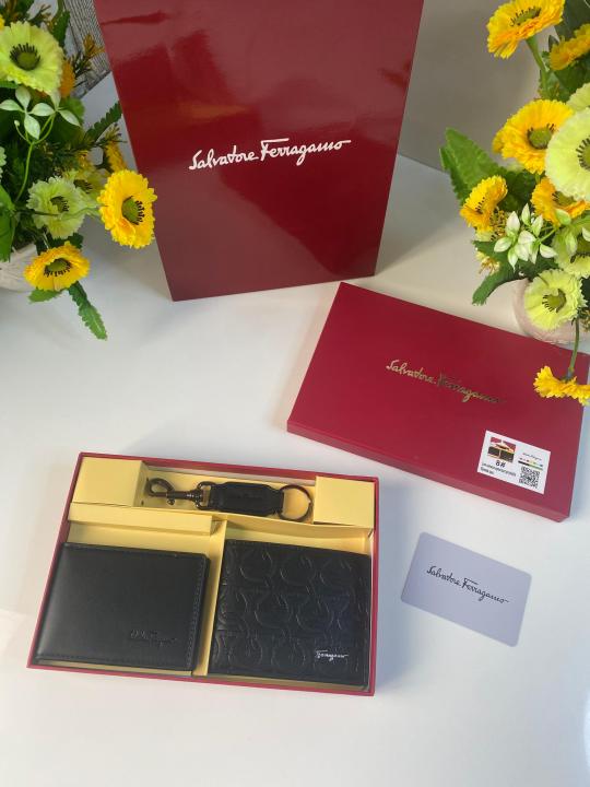 SALVATORE_FERRAGAMO premium wallet combo wid og box & accessories