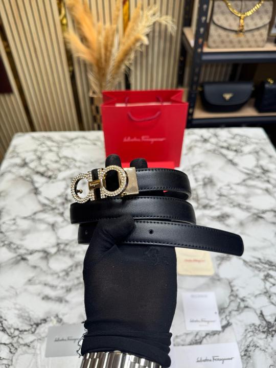Salvatore_Ferragamo Gancini Buckle Leather Belt With Box And Dust Bag Including Carry Bag (12-4)