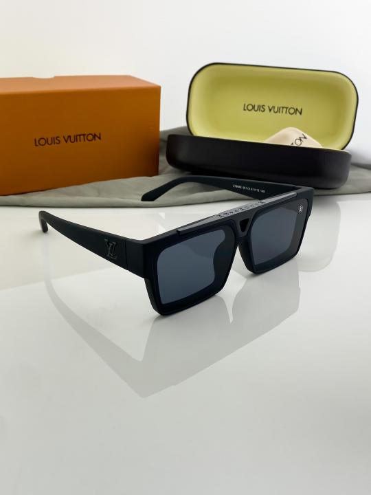 Loui_vuitton_black_1984