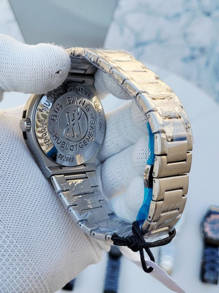 Hublot Classic Fusion Metal SIlver AT385