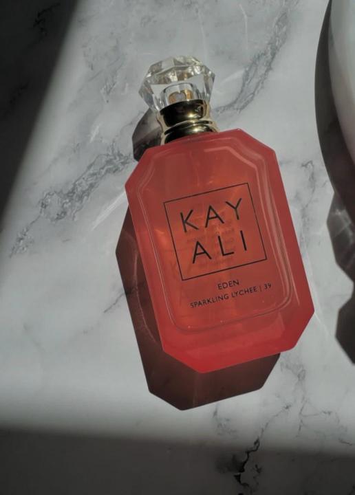 KAYALI EDEN SPARKLING LYCHEE  39 LONG LASTING
