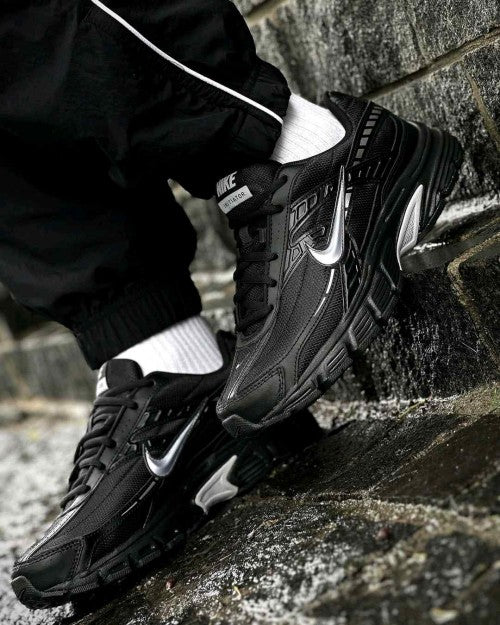 nikee Initiator Black Grey Silver