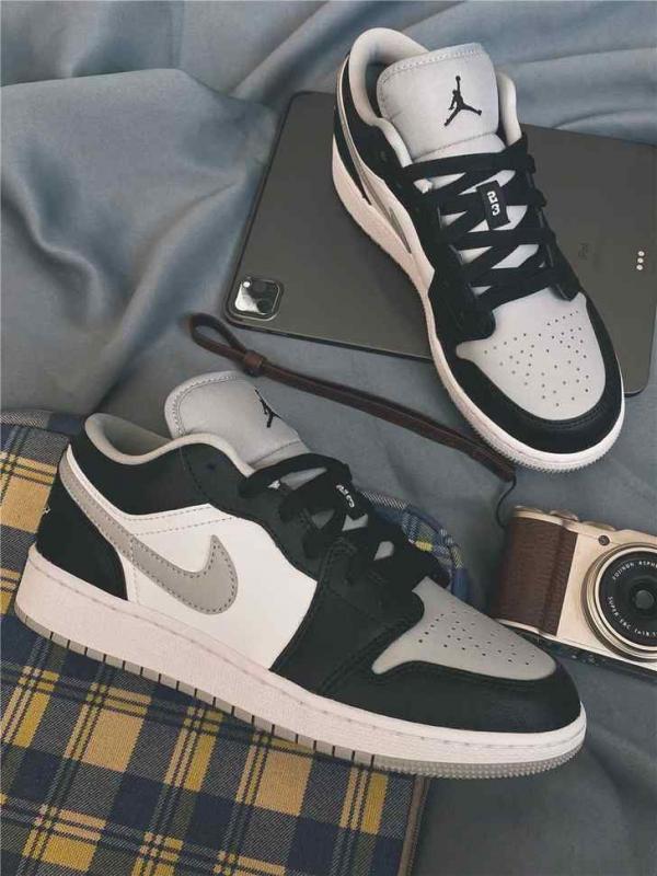 Jordan 1 low smoke grey black 569