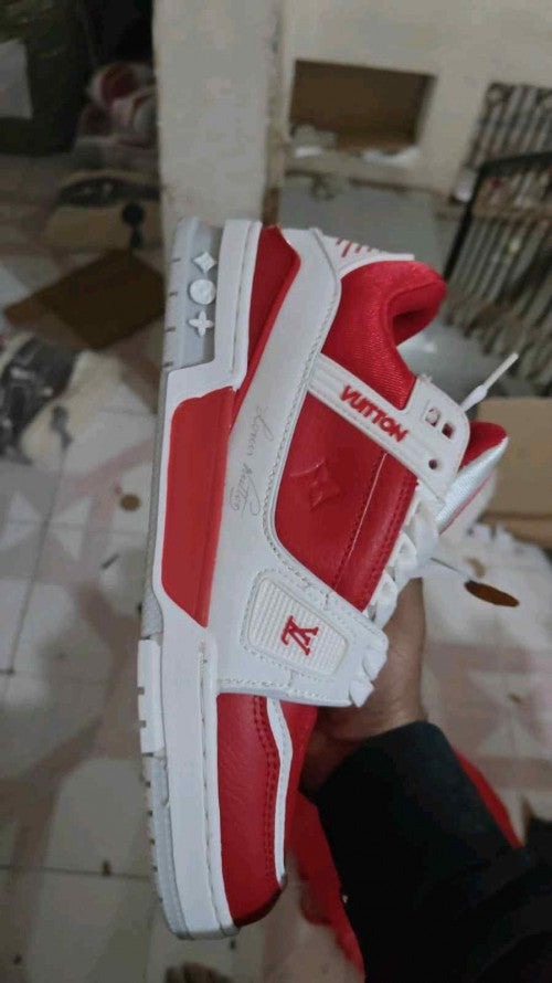 LOUISs  VUITTONn TRAINER SIGNATURE RED WHITE