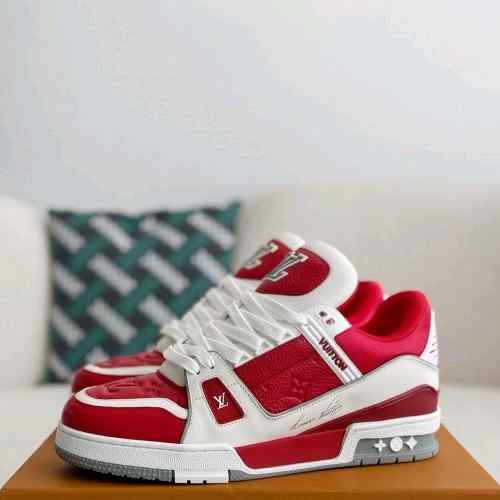 LOUISs  VUITTONn TRAINER SIGNATURE RED WHITE