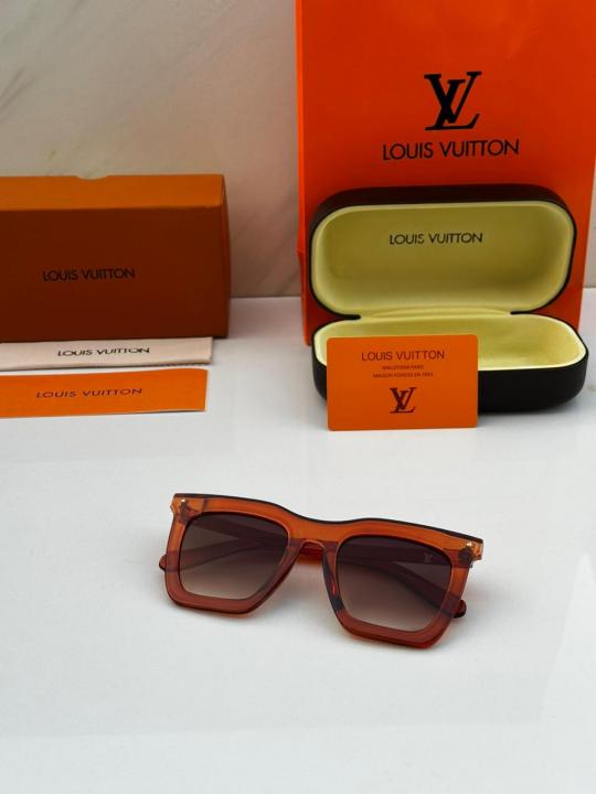 LOUI_S VUITTON D-14