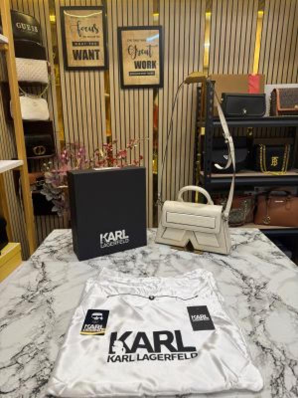 Karl lagerfeld KKushion Pleated Shoulder Bag With Box And Dust Bag (White) (V-KA669)