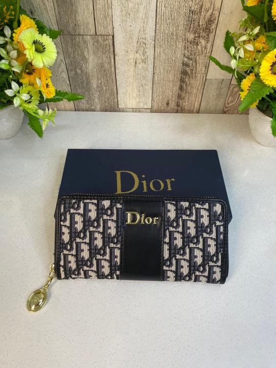 DIO_R PREMIUM WOMENS ZIPPER WALLET WID OG BOX ETC11