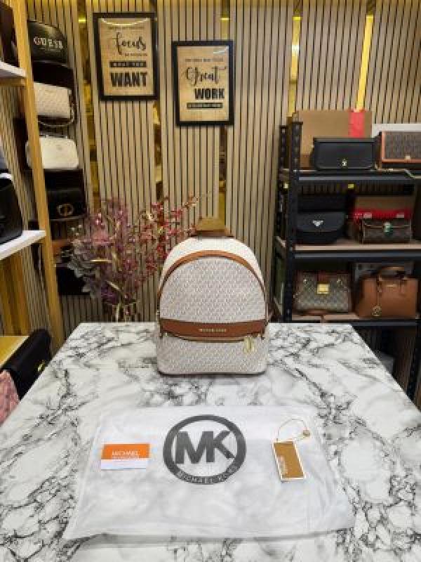 Michael_Kors Kenley Backpack Premium Quality With Dust Bag (Beige) (V-908)