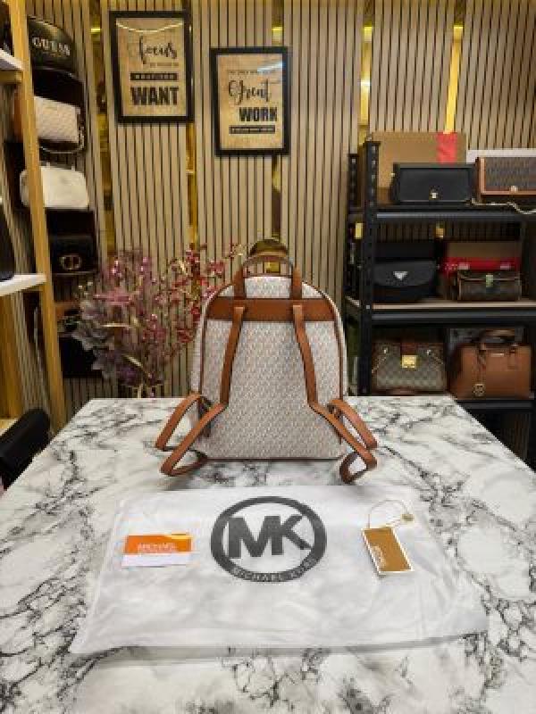 Michael_Kors Kenley Backpack Premium Quality With Dust Bag (Beige) (V-908)