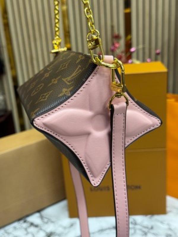 LOUIS_VUITTON BLOOM POUCH WITH OG DUST BAG & BIL DOUBLE BOX INCLUDING CARRY BAG PREMIUM QUALITY (V-M11303)
