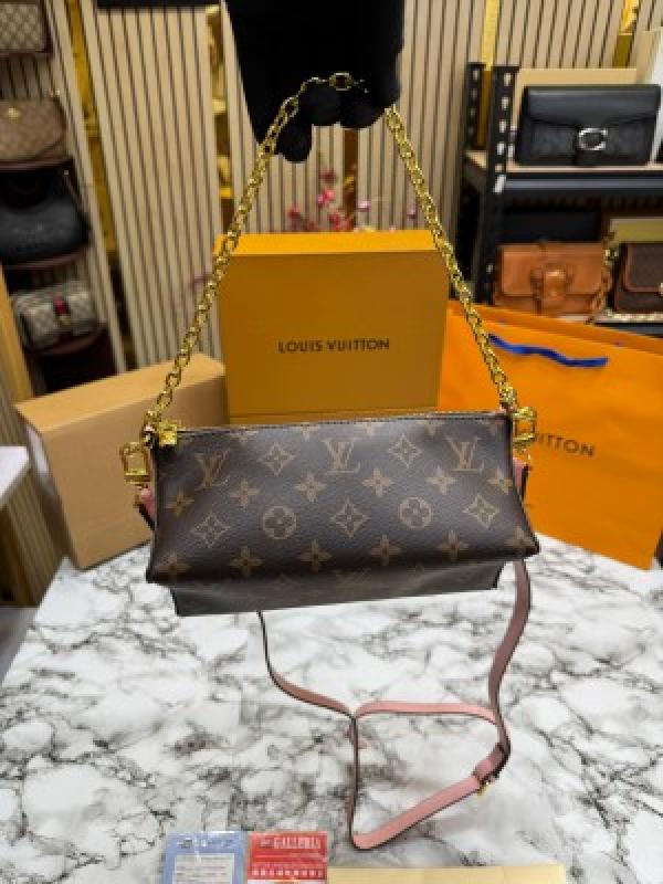 LOUIS_VUITTON BLOOM POUCH WITH OG DUST BAG & BIL DOUBLE BOX INCLUDING CARRY BAG PREMIUM QUALITY (V-M11303)