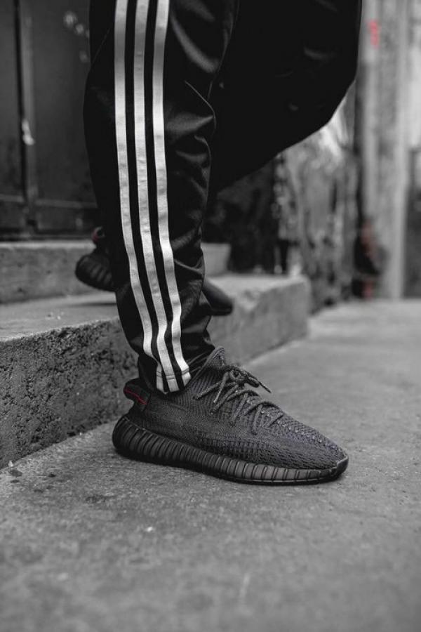 Yeezy 350 V2 Full Reflective  with all accessories 600