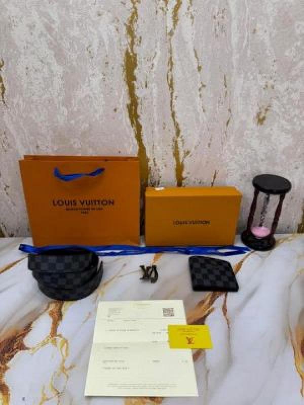 Louis_Vuitton_Wallet_And_Belt_Combo_With_Box_And_Dust_Bag_Including_Carry_Bag_(L63-Checks)