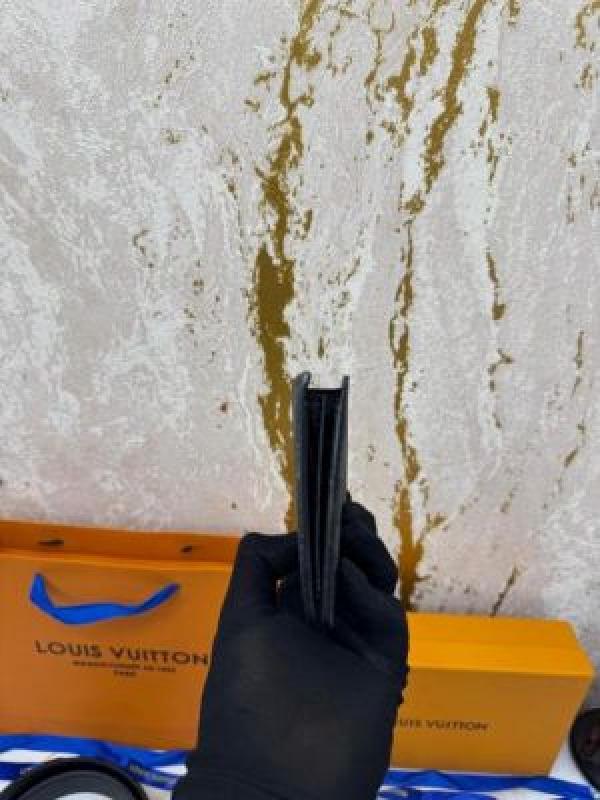 Louis_Vuitton_Wallet_And_Belt_Combo_With_Box_And_Dust_Bag_Including_Carry_Bag_(L63-Checks)