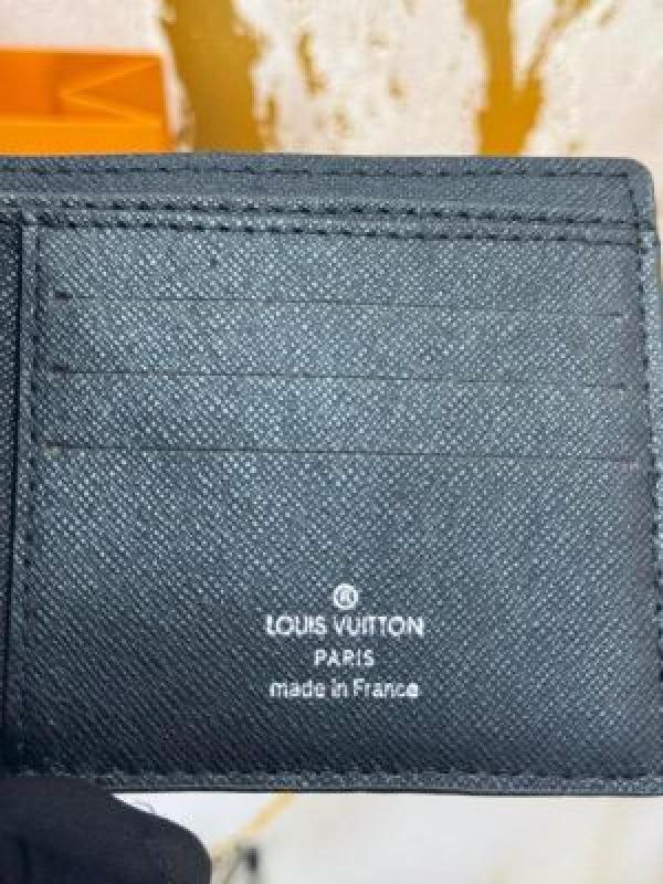 Louis_Vuitton_Wallet_And_Belt_Combo_With_Box_And_Dust_Bag_Including_Carry_Bag_(L63-Checks)