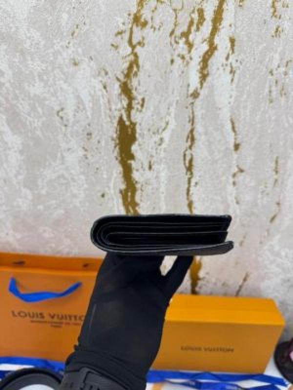 Louis_Vuitton_Wallet_And_Belt_Combo_With_Box_And_Dust_Bag_Including_Carry_Bag_(L63-Checks)