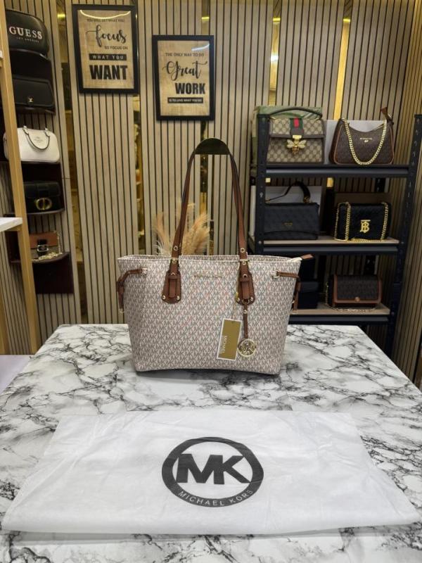 Michael_Kors Voyager Tote Bag With Dust Bag (Beige)