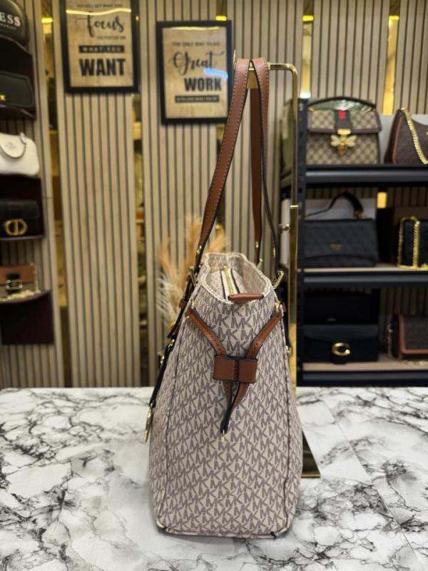 Michael_Kors Voyager Tote Bag With Dust Bag (Beige)