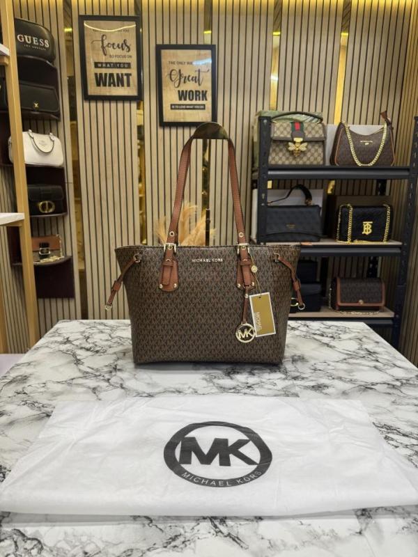 Michael_Kors Voyager Tote Bag With Dust Bag (Brown)