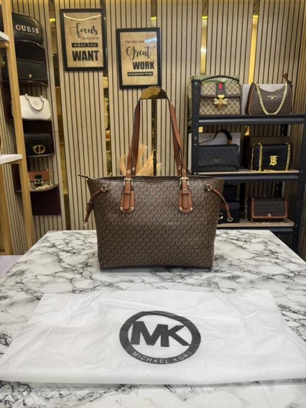 Michael_Kors Voyager Tote Bag With Dust Bag (Brown)