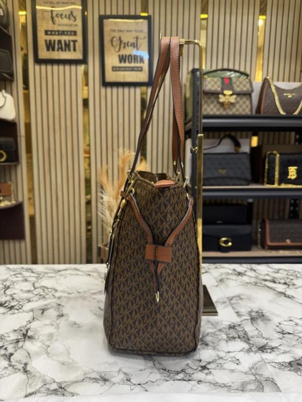 Michael_Kors Voyager Tote Bag With Dust Bag (Brown)