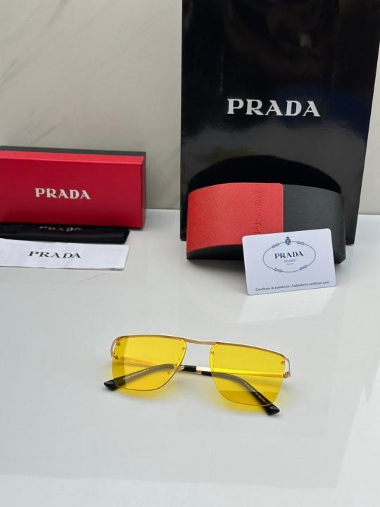 PRAD_A SUNGLASS
