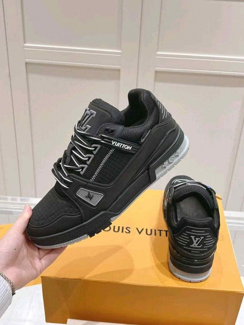 louiss Vuitton LV Trainer Sneakers black grey