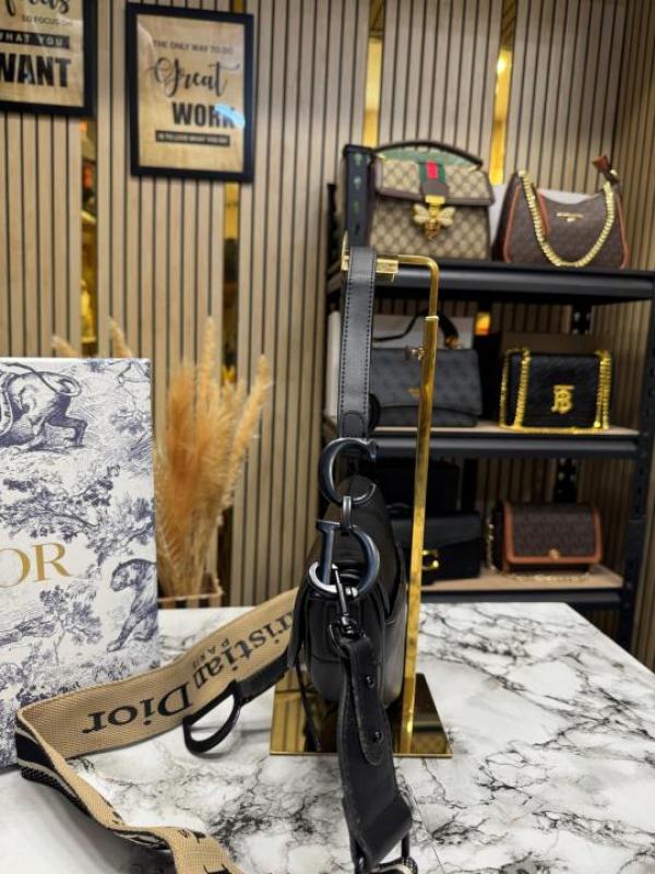 Christian_Dior_Saddle_With_Crossbody_Bag_With_DAMAGE-BOX_And_Dust_Bag_(Black)