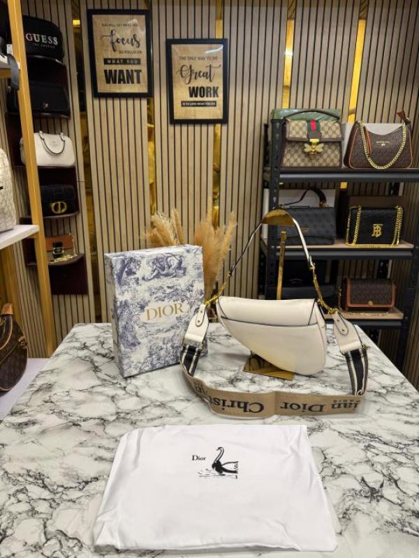 Christian_Dior_Saddle_With_Crossbody_Bag_With_Box_And_Dust_Bag_(White)