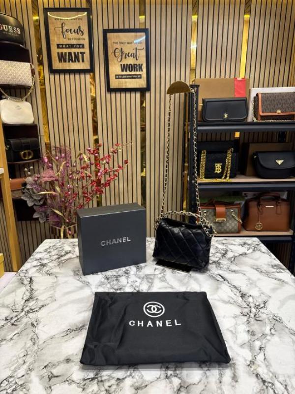 Chanel_Cavior_Quilted_Crossbody_Bag_Gold_Chain_With_Box_And_Dust_Bag_(Black)