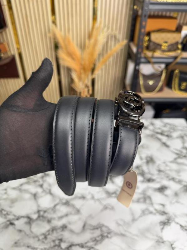 Gucc_i Black Leather Belt with Black GG Buckle Includes Box