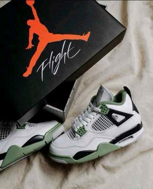 Jordan Retro 4 Seafoam