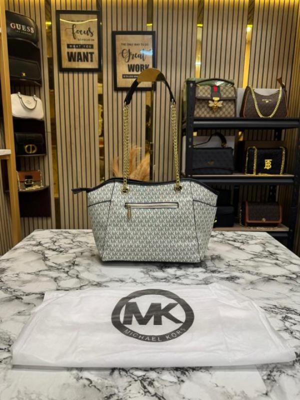 Michael_Kors Jet Set Travel Chain Shoulder Tote Bag Witch Dust Bag (70199 Vanila)