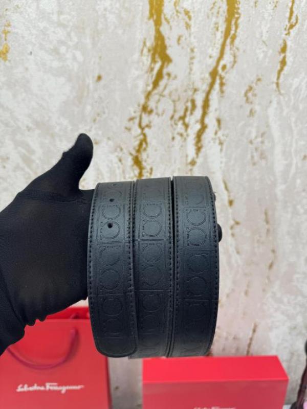 SALVATORE_FERRAGAMO_EMBOSSED_PREMIUM_BELT_COMBO_WITH_BOX_AND_DUSTBAG_(f33-black)