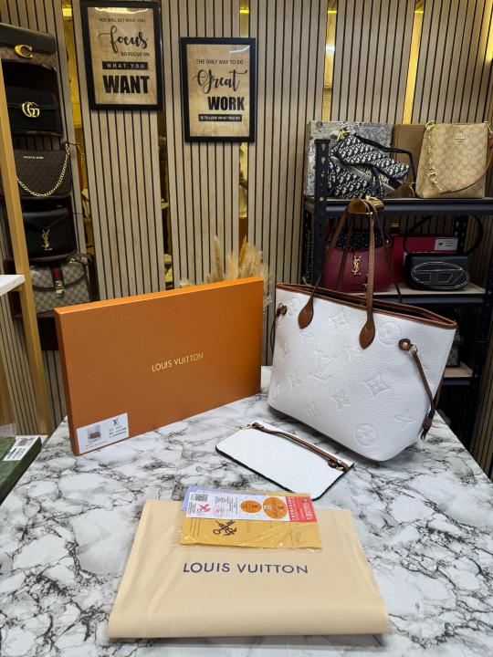 Loui_s Vuitton Neverfull Embossed Premium Quality Tote Bag With Box And Dust Bag (White)