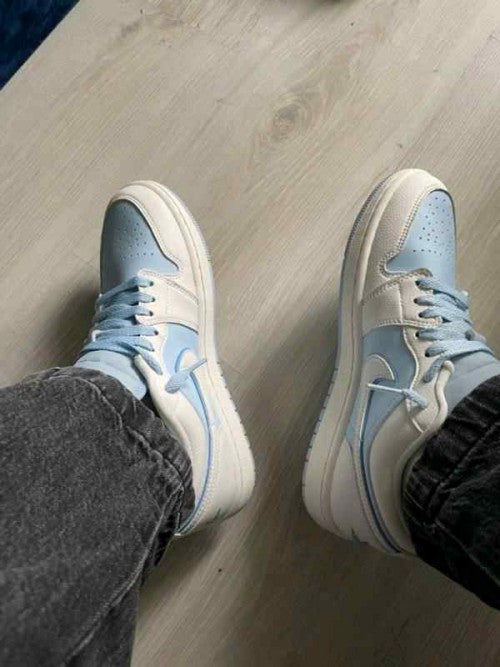 NIKEE AIR JORDAN RETRO 1 LOW SE ICE BLUE