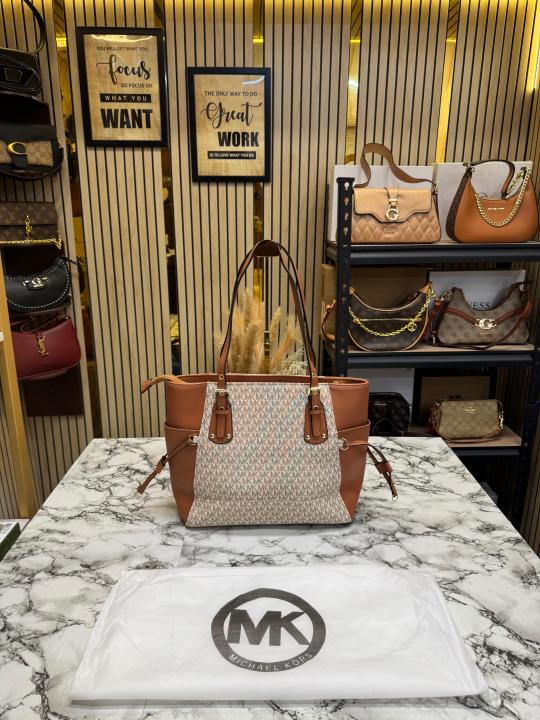Michael_Kors Voyager Premium Quality Tote Bag With Dust Bag (Beige Brown)