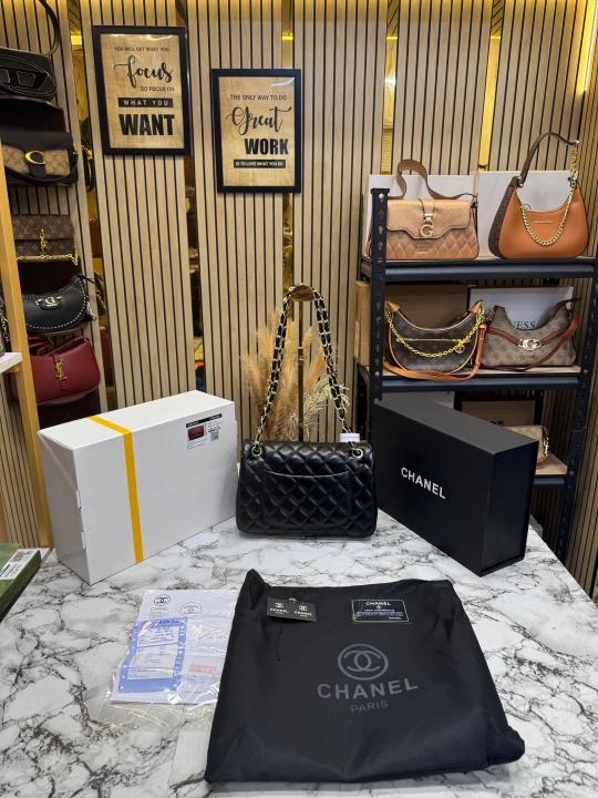 Chane_l Quilted Flap Closure CC Logo With Original Packaging (Black-1112)