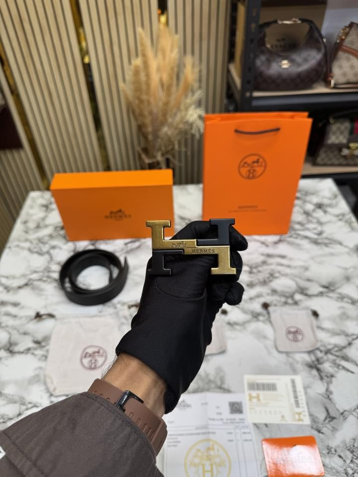 HERME_S BELT COMBO  WITH CARRY BAG AND DUST BAG WITH CARD AND BILL WITH OG BOX HS-12