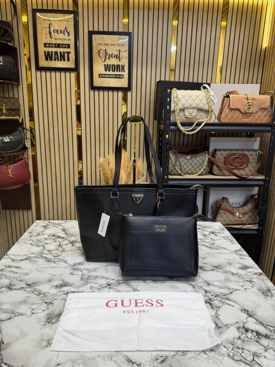 Guess Signature Shopper Tote Set With Matching Wristlet Pouch (Black)