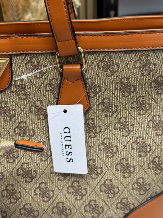 Guess Signature Shopper Tote Set With Matching Wristlet Pouch (Brown)