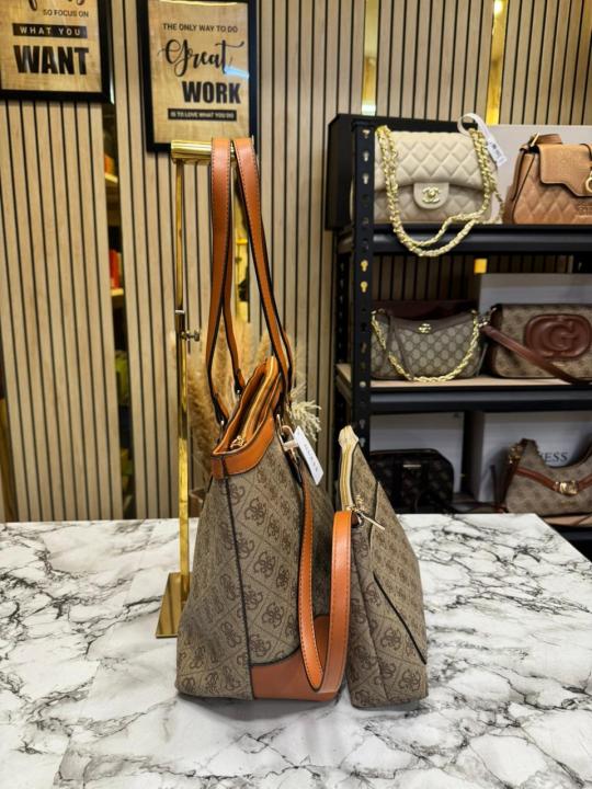 Guess Signature Shopper Tote Set With Matching Wristlet Pouch (Brown)