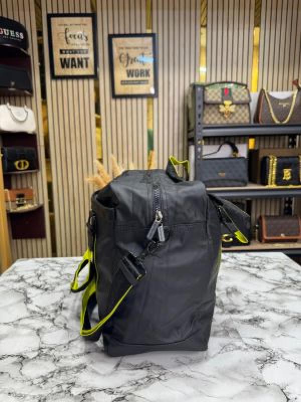 Calvin_Klein Premium Quality Duffle Travel Bag (C16001-Black)