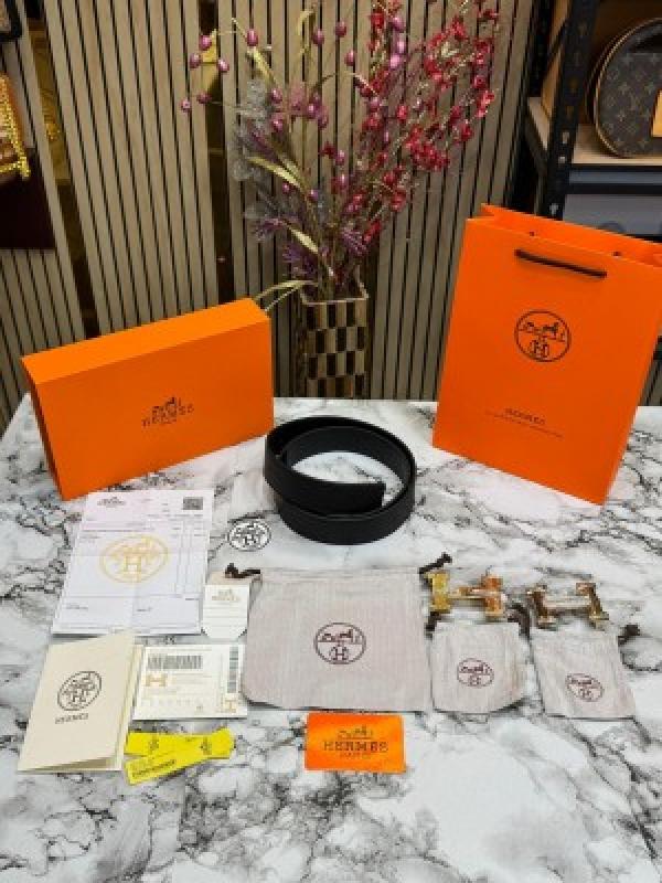 HERME_S BELT COMBO  WITH CARRY BAG AND DUST BAG WITH CARD AND BILL WITH OG BOX HS-8