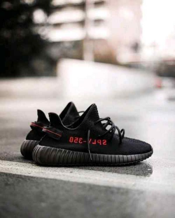yeez_yy sply 350 pirate black Semi UA with All Accessories 130