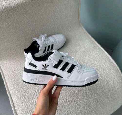 adidass forum 84 low WHITEBLACK for her